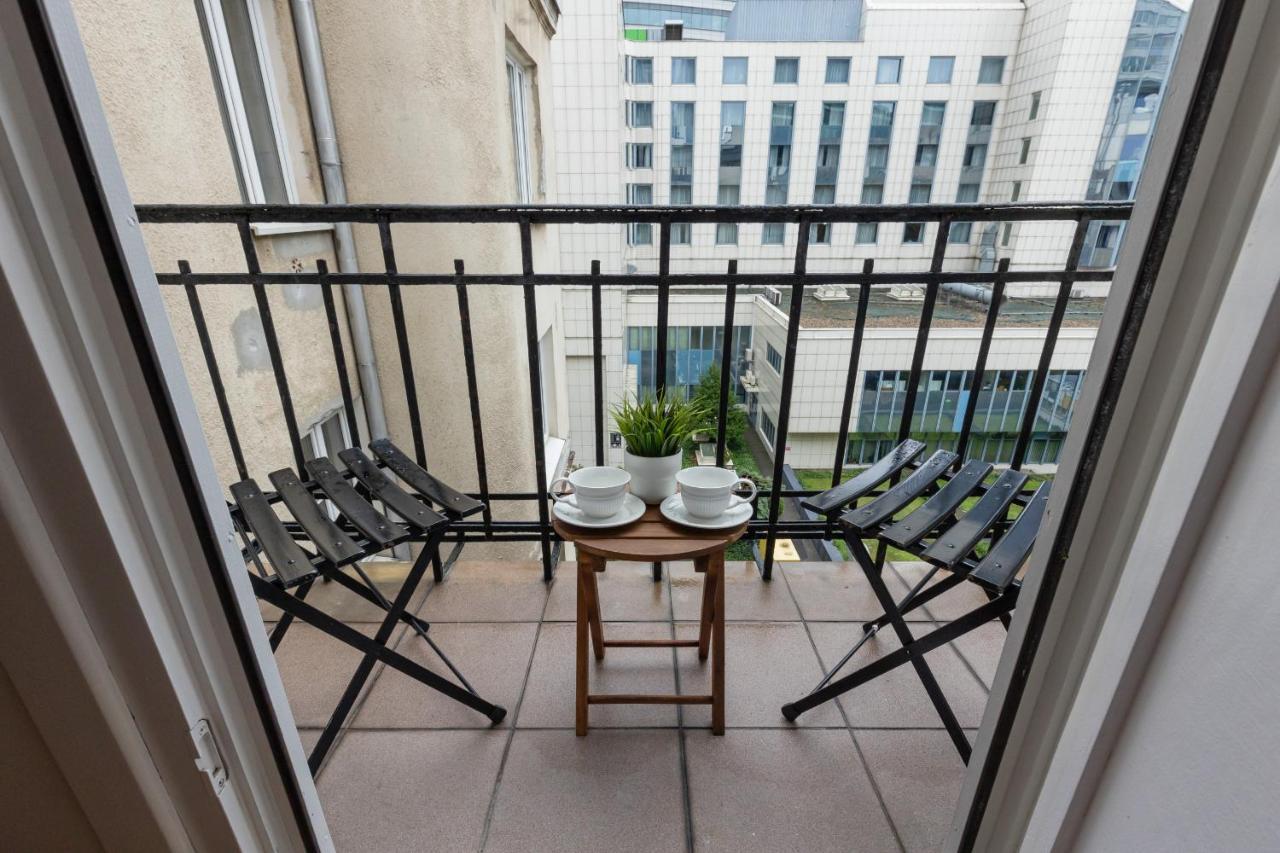 Metro Rondo Onz Apartment By Noclegi Renters Варшава Экстерьер фото