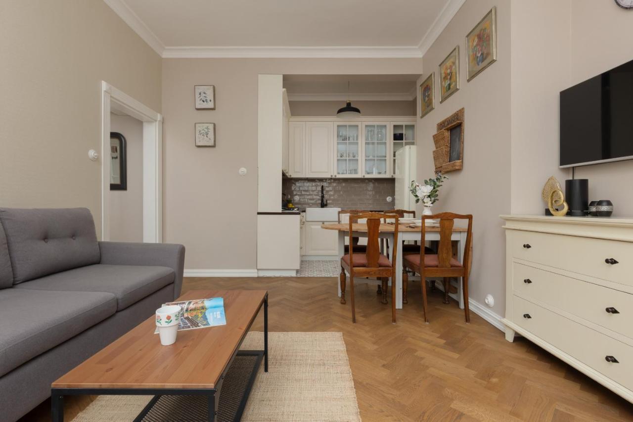 Metro Rondo Onz Apartment By Noclegi Renters Варшава Экстерьер фото